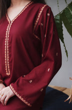 MAROON-BG105