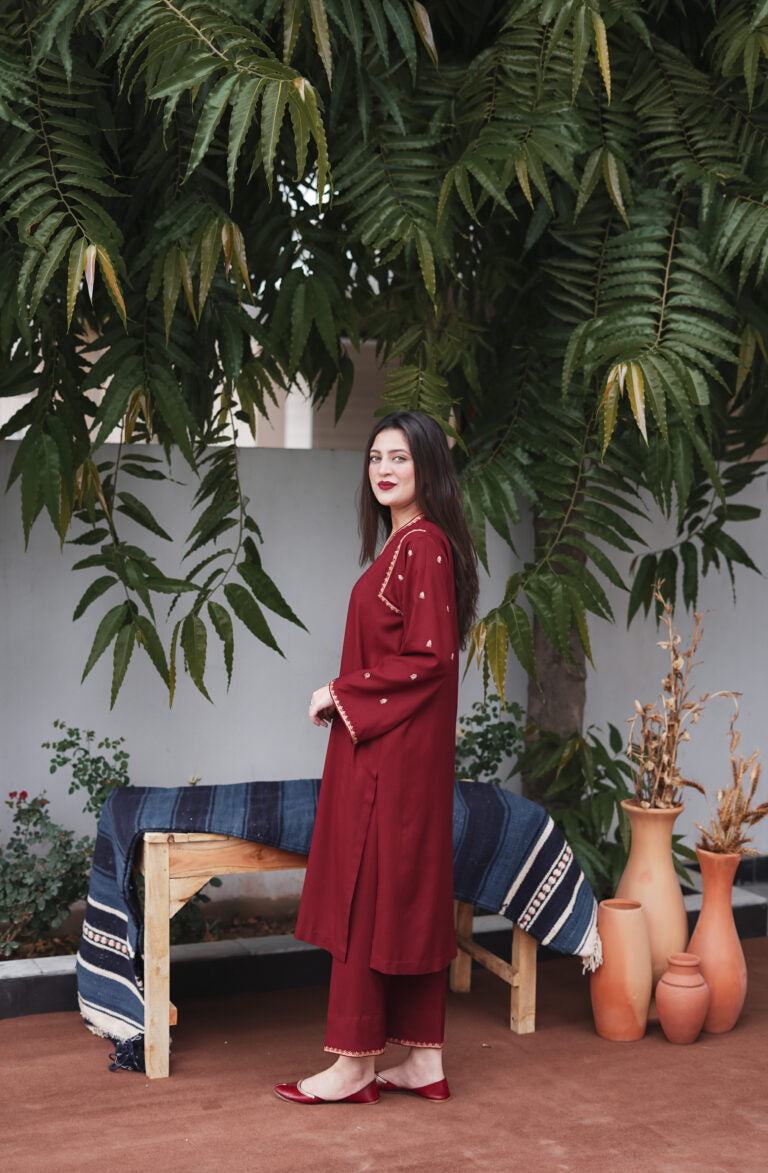 MAROON-BG105