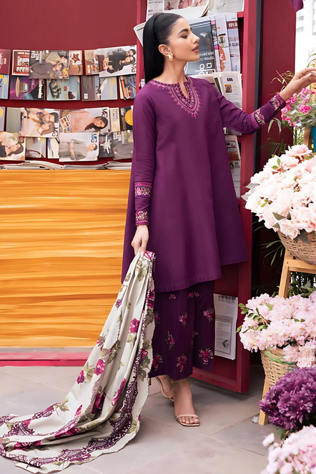 EMBROIDERED LAWN 3PC SUIT-BG820 Main Image