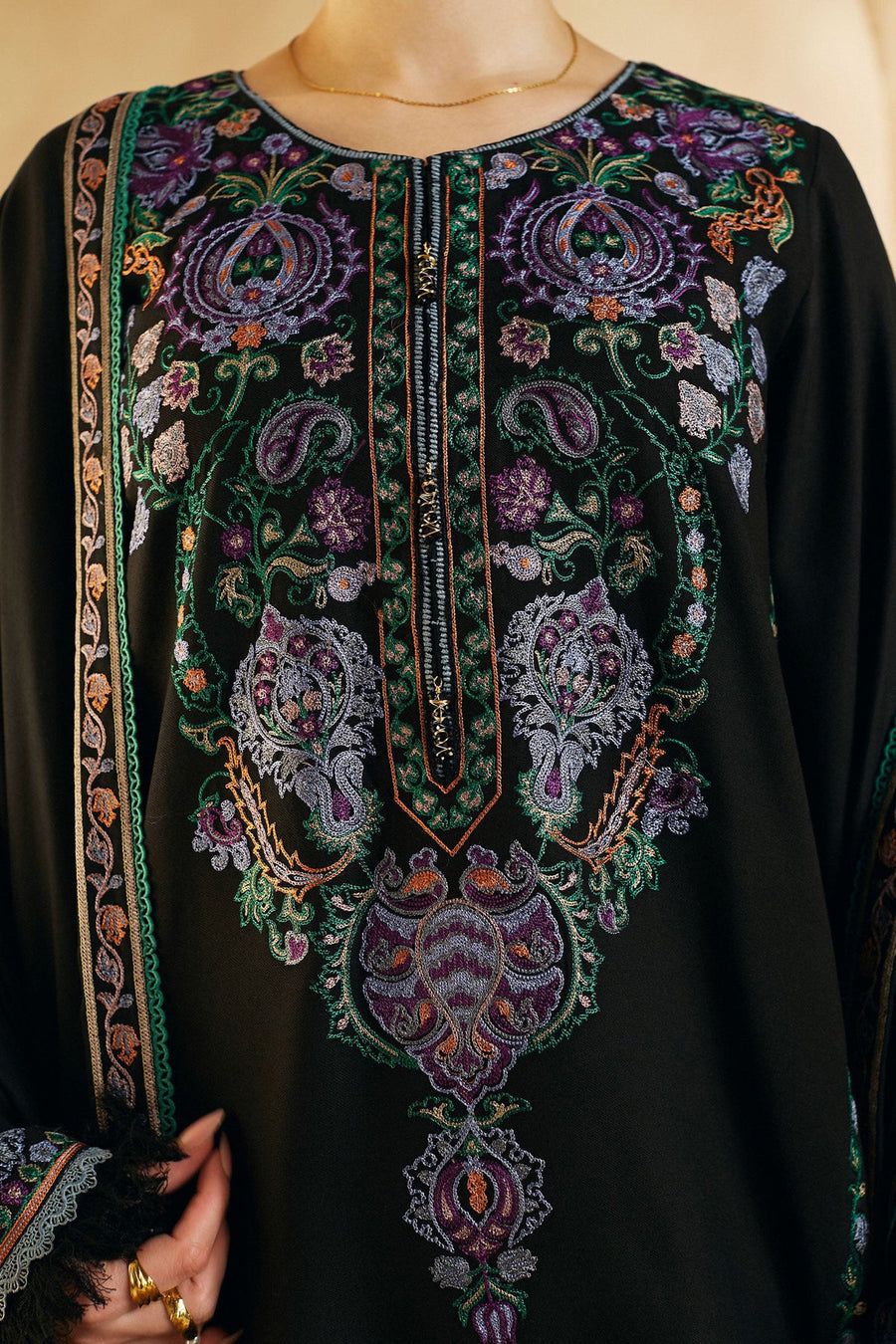 EMBROIDERED LAWN 3PC SUIT-BG662