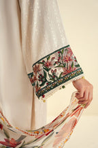 LUSTROUS PETAL-BG761